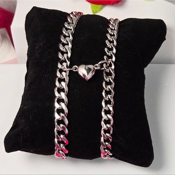 Boutique Jewelry - Couple’s Love Bracelet Set – Silver Magnetic Heart Cuban Link Valentine’s Gift